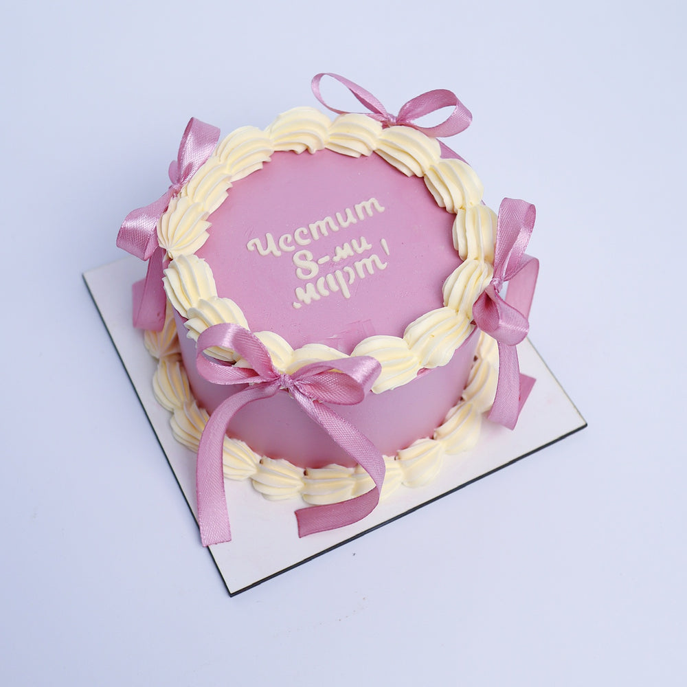 
                      
                        Голяма торта във Викториански стил
                      
                    