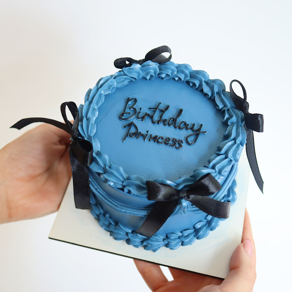 
                      
                        Голяма торта във Викториански стил
                      
                    