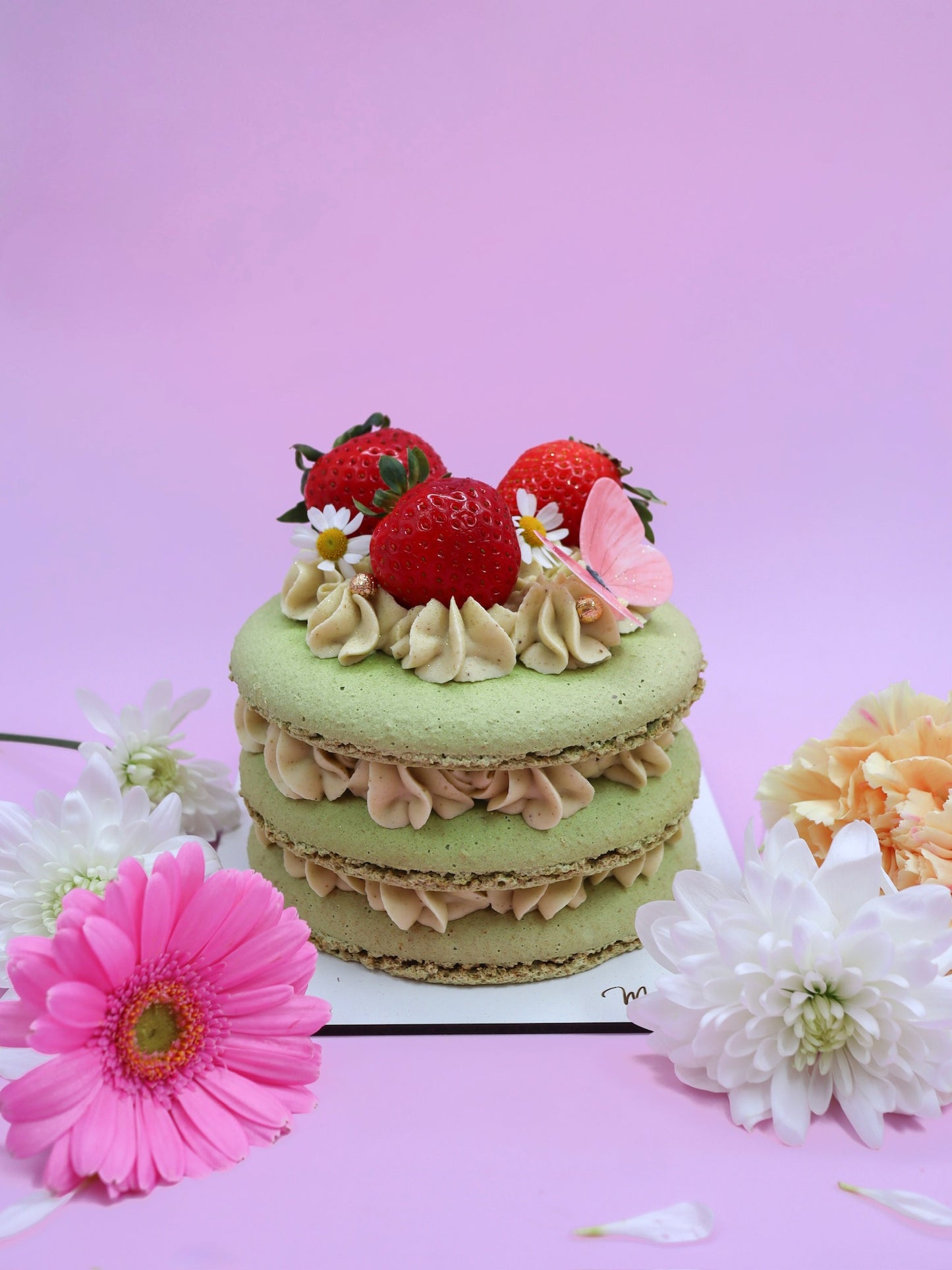 Торта Голям Макарон Пролет